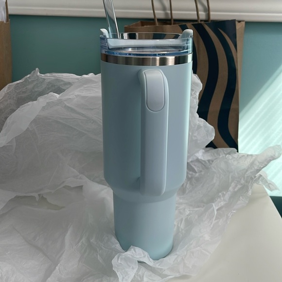 Starbucks x Stanley Spring  2024 Spring Blue 40 Oz Tumbler - Picture 4 of 6